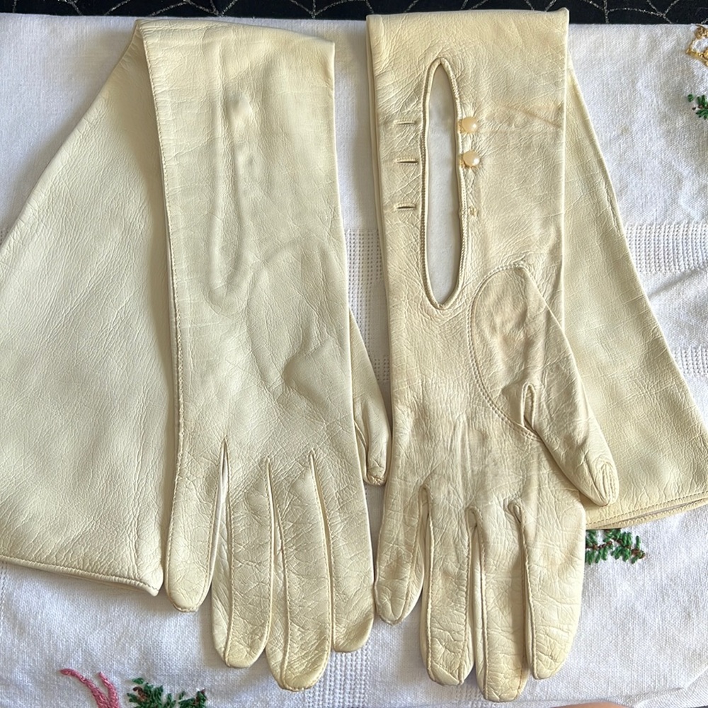 Vintage elbow long gloves made in France